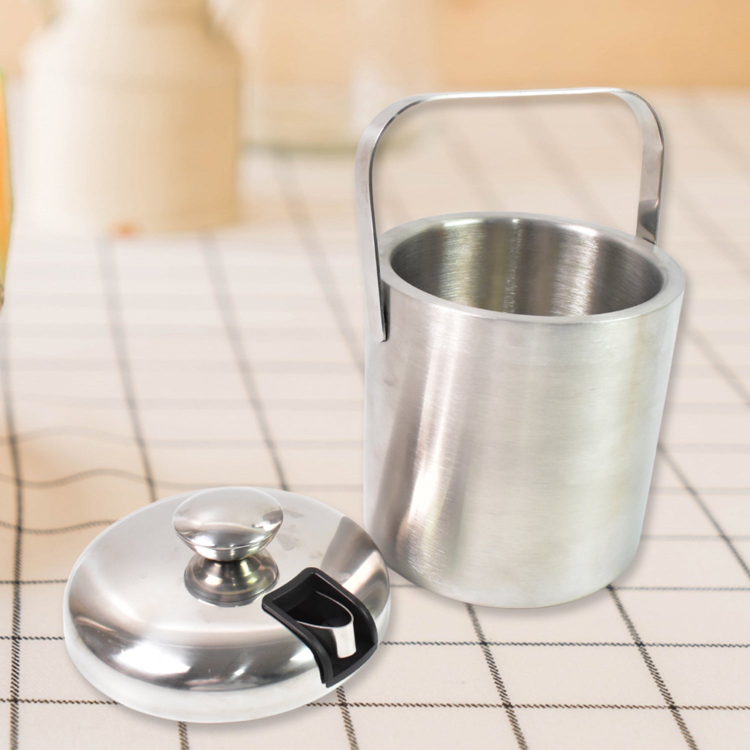 Stainless Steel Ice Buckets With Lid (1.3 Liters Approx) - Merchanse