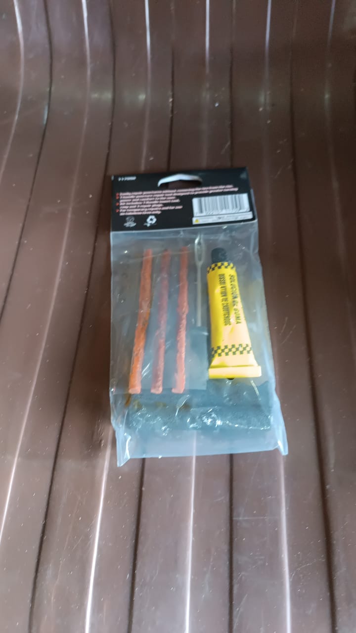 Tyre Puncture Repair Kit With 3 Seal Strips (5 Pcs Set) - Merchanse